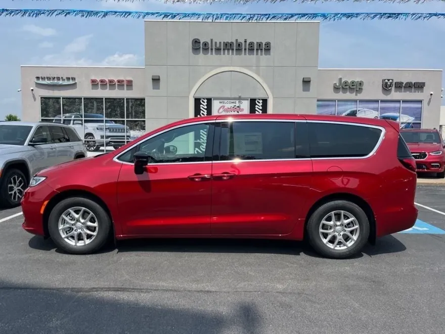 2025 Chrysler Pacifica photo 1