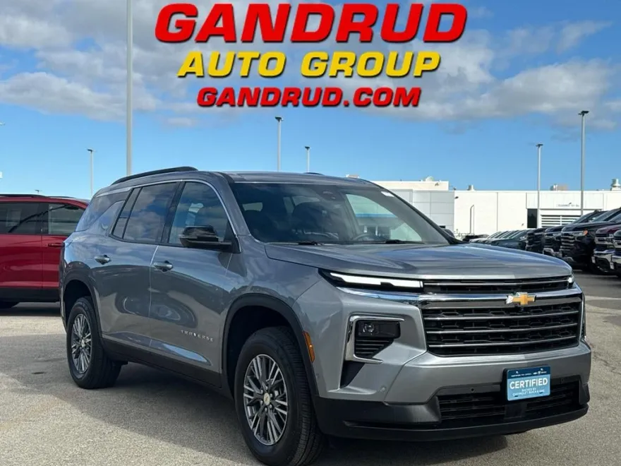 2025 Chevrolet Traverse 2LT photo 1