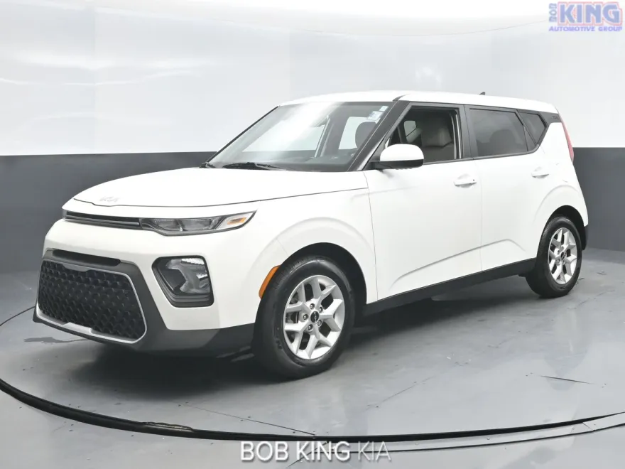 2022 Kia Soul LX photo 1