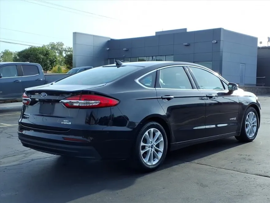 2019 Ford Fusion Hybrid SEL photo 1