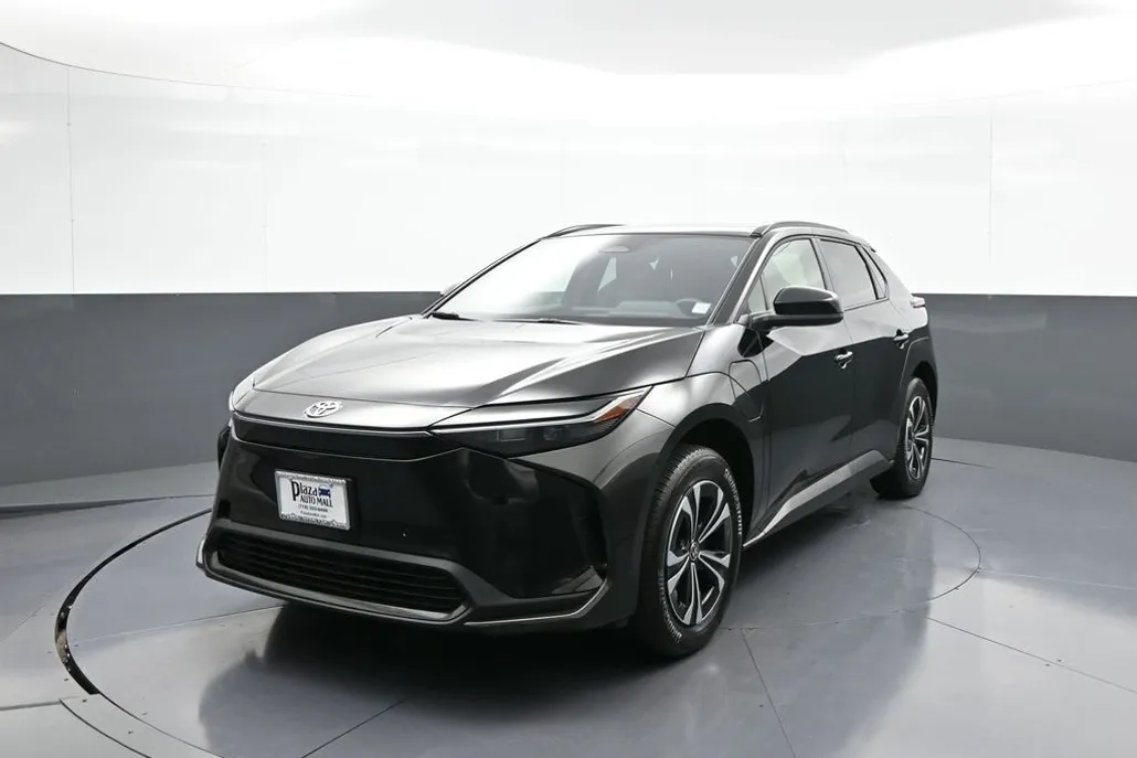 2024 Toyota bZ4X XLE photo 1