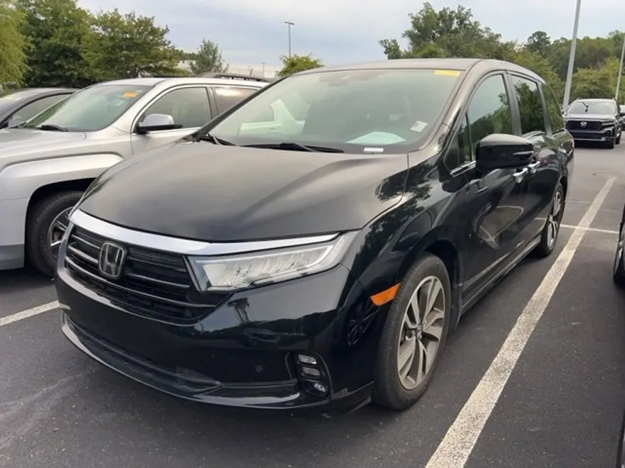 2022 Honda Odyssey Touring photo 1
