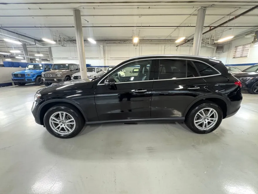 2023 Mercedes Benz GLC 300 4MATIC photo 1