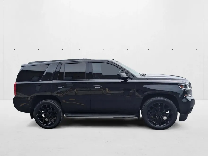 2015 Chevrolet Tahoe LT photo 1