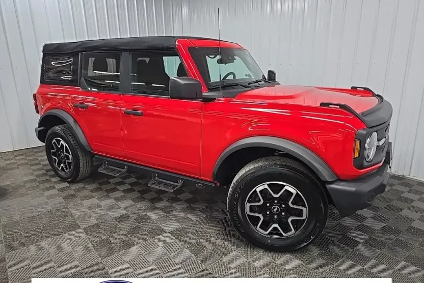 2023 Ford Bronco Base photo 1