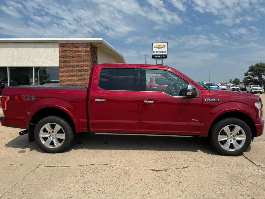 2015 Ford F-150 XLT photo 1