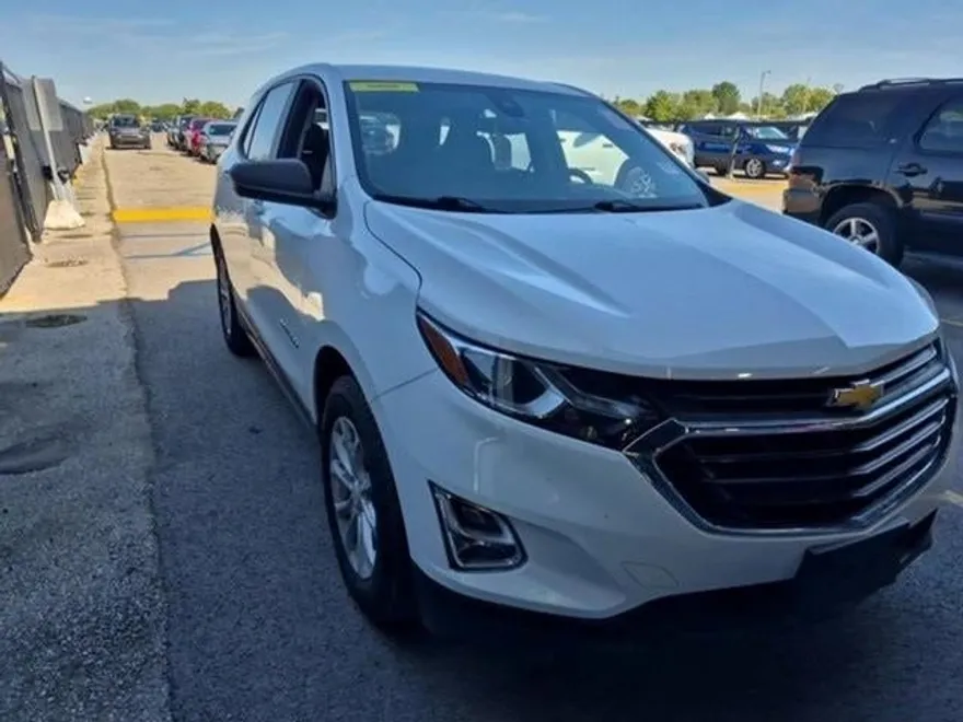 2020 Chevrolet Equinox LS photo 1