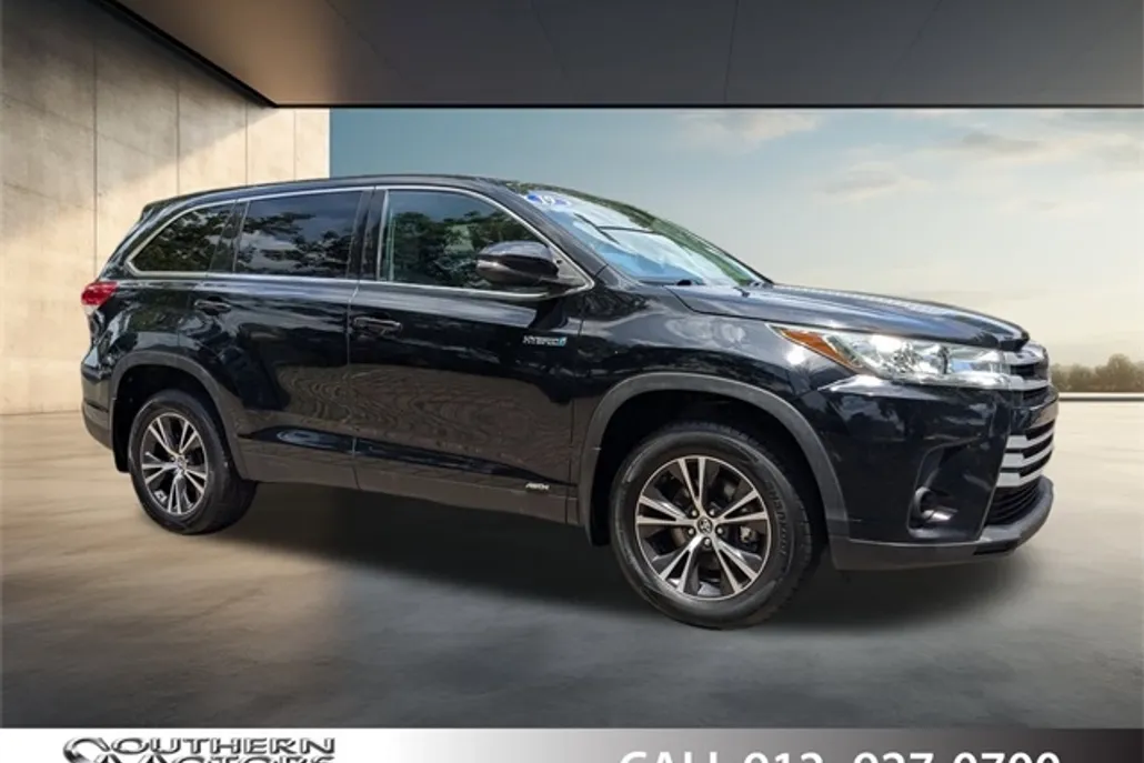 2019 Toyota Highlander Hybrid LE photo 1