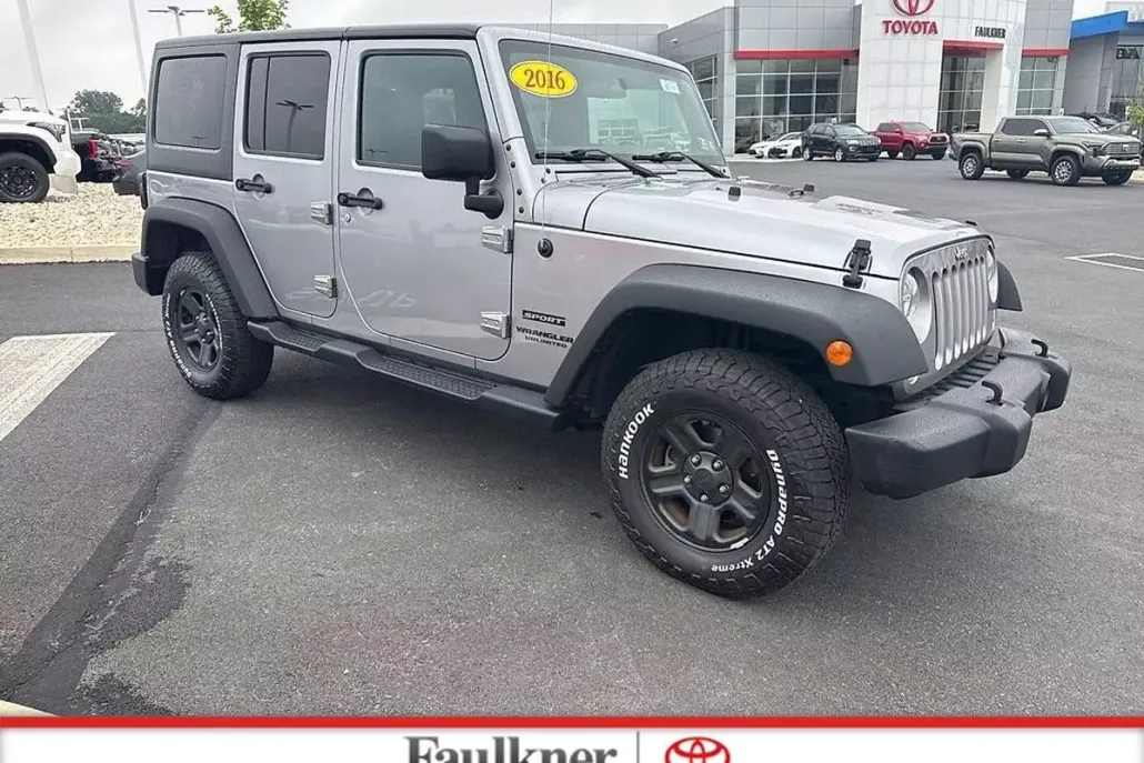 2016 Jeep Wrangler Unlimited Sport photo 1