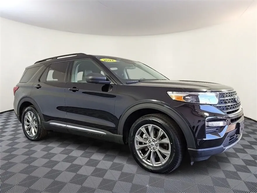 2022 Ford Explorer XLT photo 1