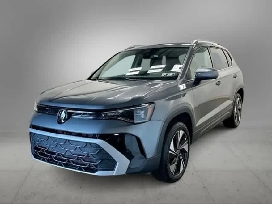 2025 Volkswagen Taos SE photo 1