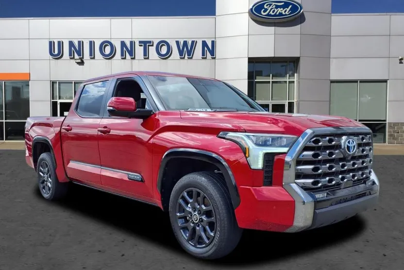 2024 Toyota Tundra Platinum photo 1