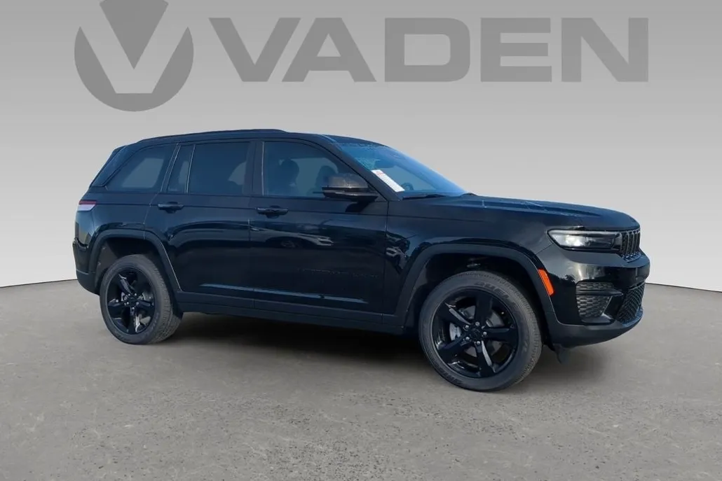 2025 Jeep Grand Cherokee Altitude photo 1