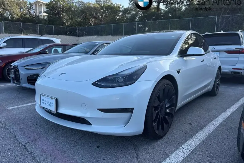 2023 Tesla Model 3 Performance photo 1