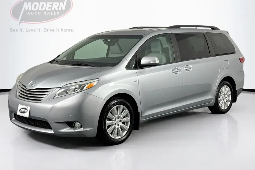 2017 Toyota Sienna Limited XLE Premium photo 1