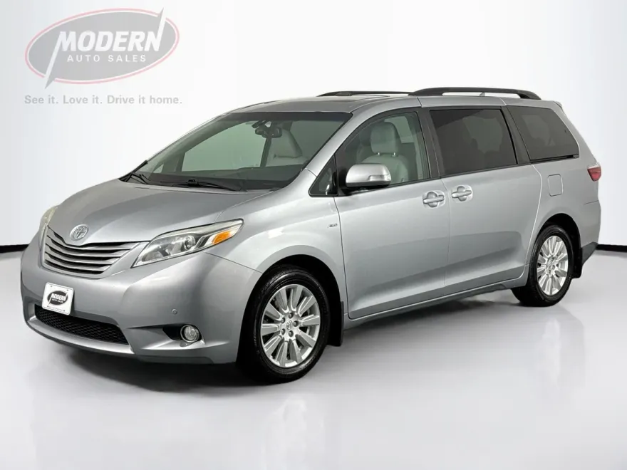 2017 Toyota Sienna Limited XLE Premium photo 1