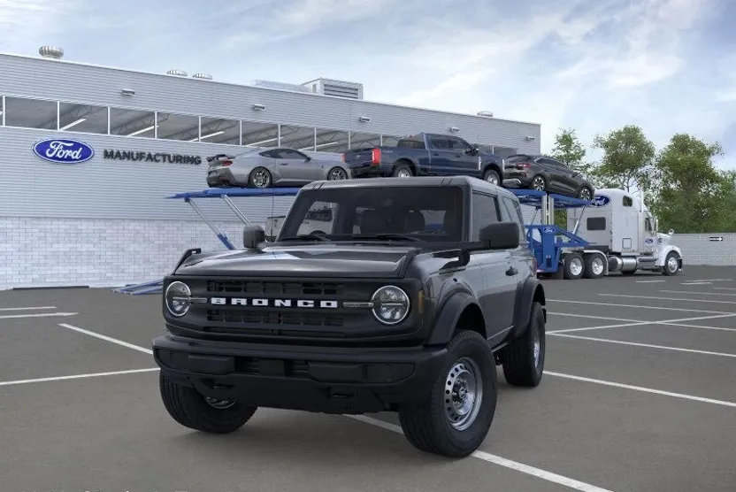 2025 Ford Bronco Base photo 1
