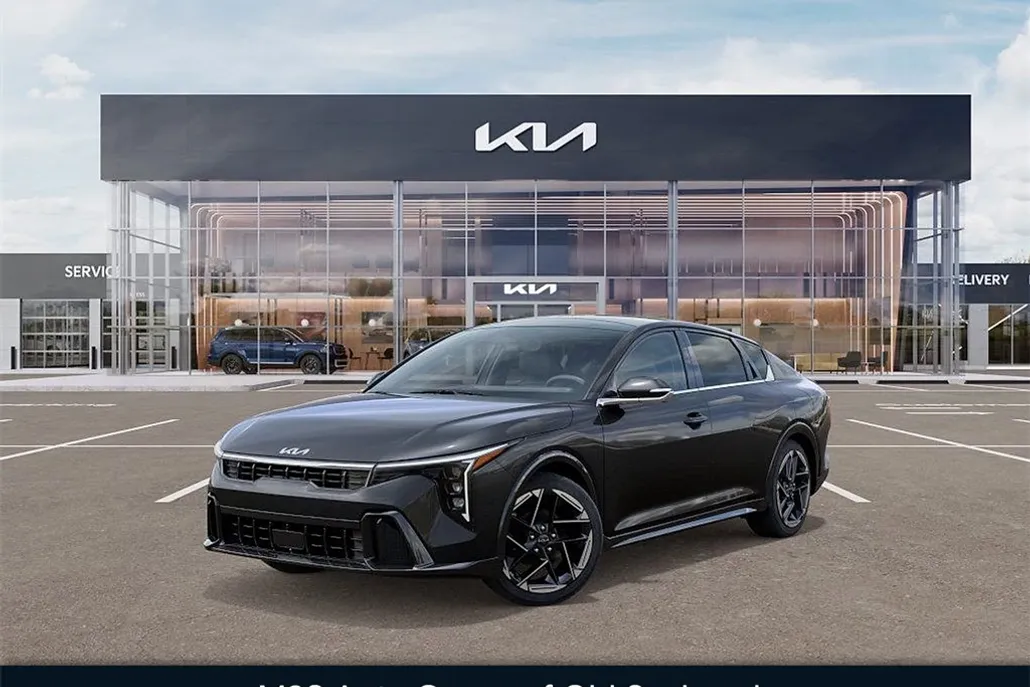 2025 Kia K4 GT-Line photo 1