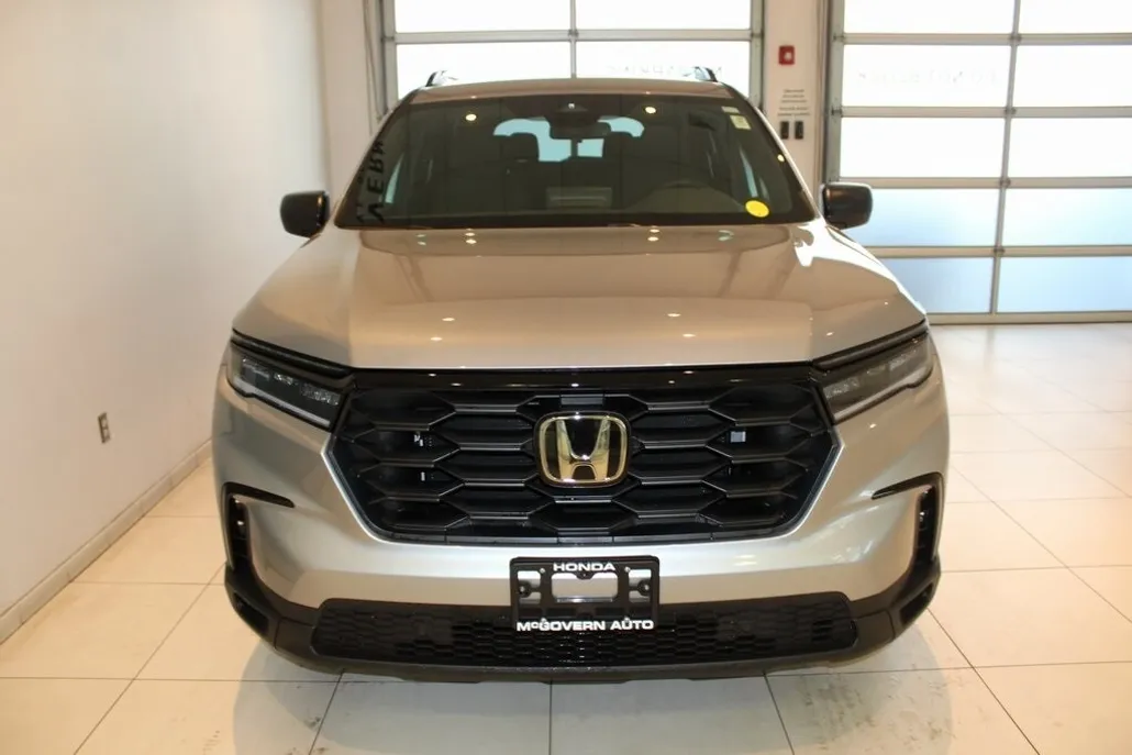 2025 Honda Pilot Sport photo 1