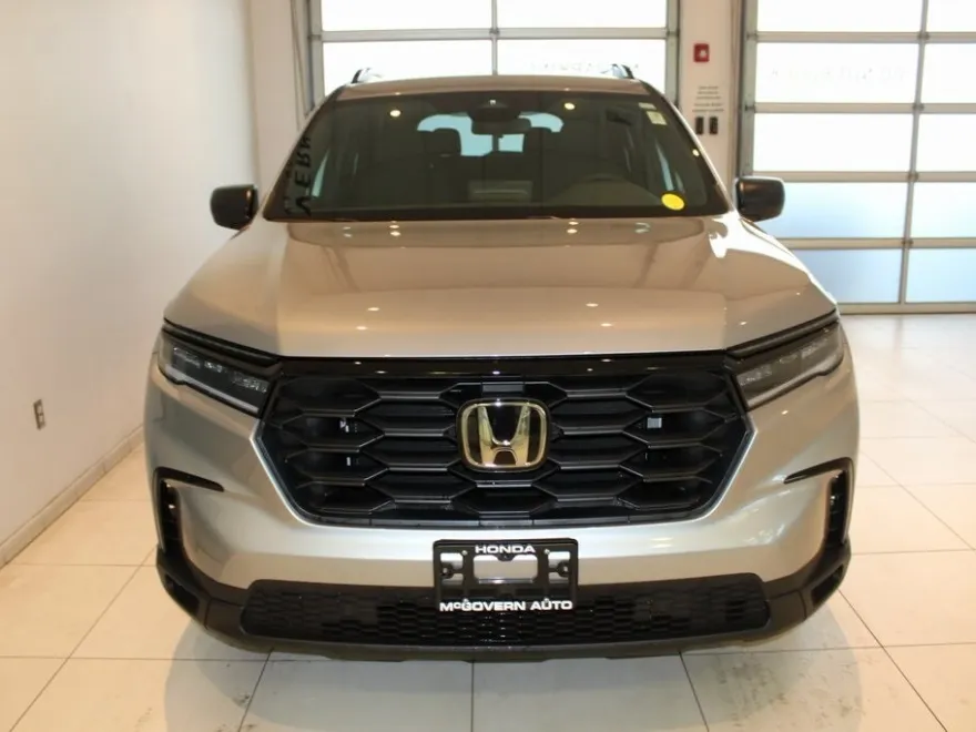 2025 Honda Pilot Sport photo 1
