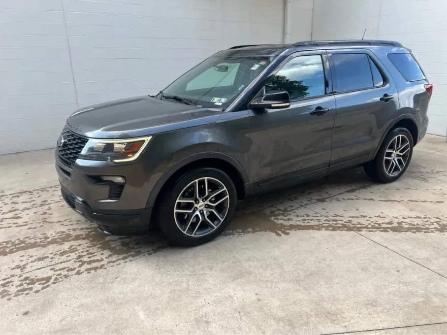 2018 Ford Explorer Sport photo 1