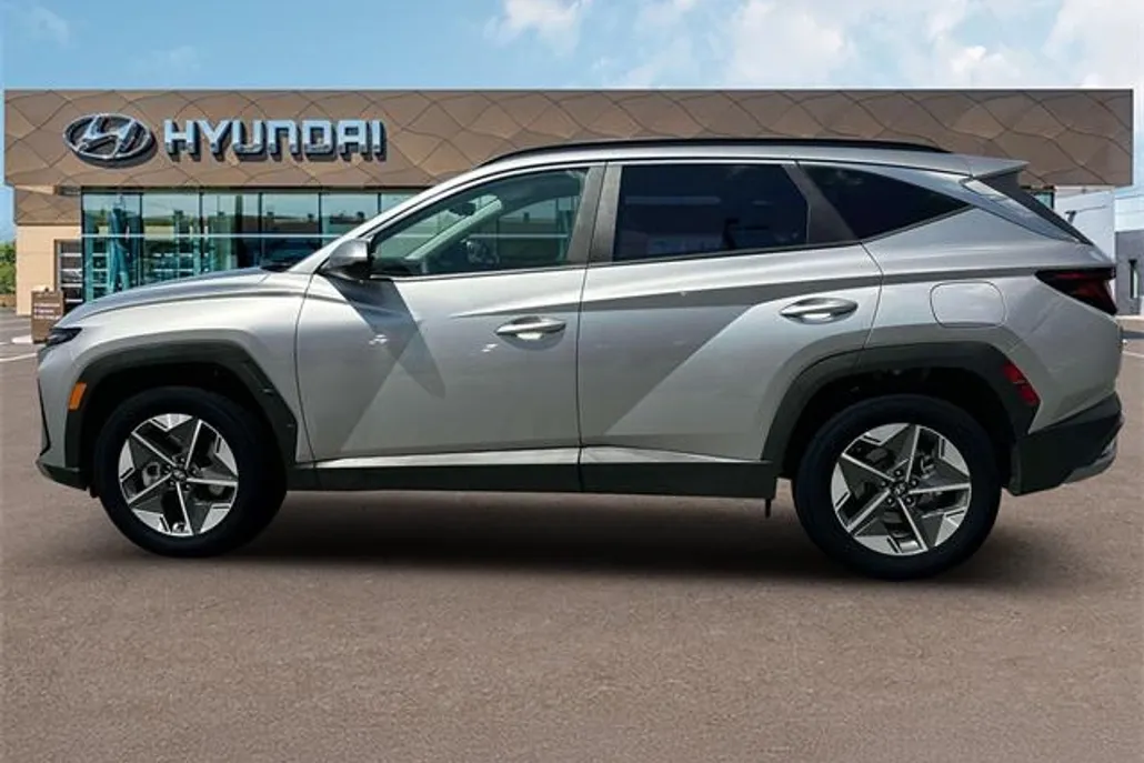 2025 Hyundai Tucson SEL photo 1