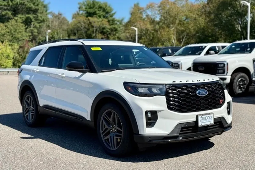 2025 Ford Explorer ST photo 1