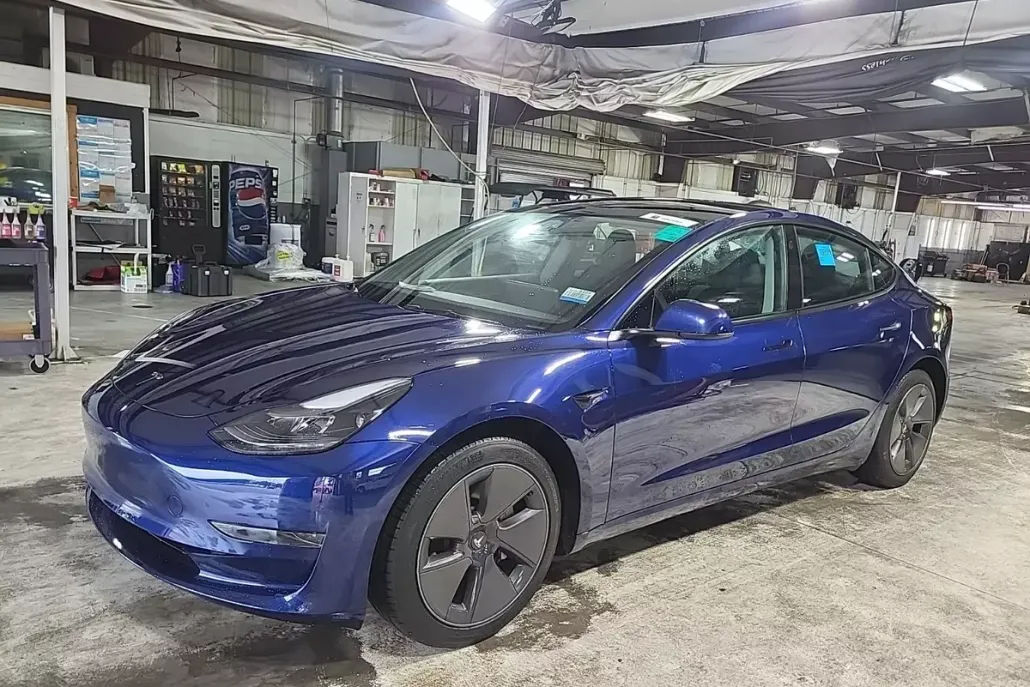 2023 Tesla Model 3 photo 1