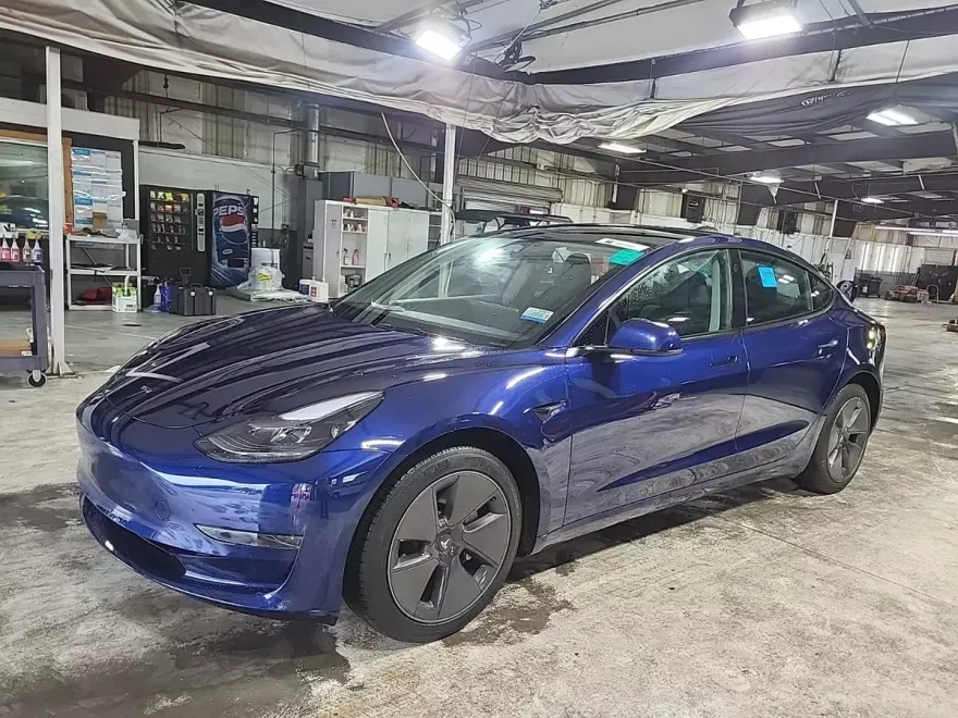 2023 Tesla Model 3 photo 1