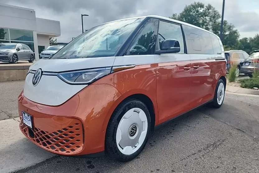 2025 Volkswagen ID. Buzz photo 1