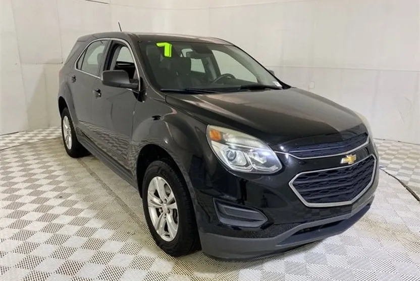 2017 Chevrolet Equinox LS photo 1