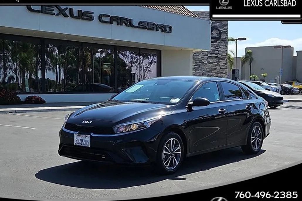 2022 Kia Forte LXS photo 1