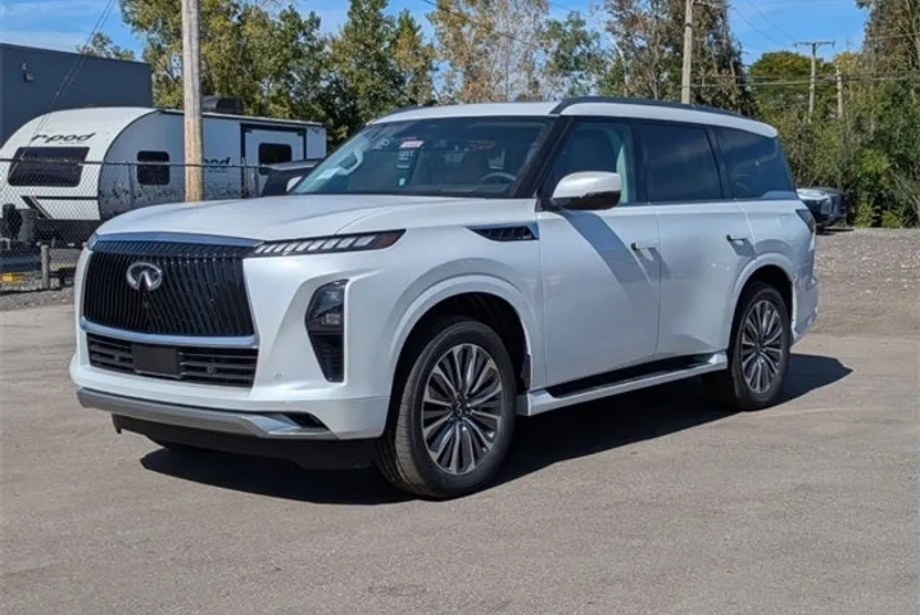 2026 Infiniti QX80 Luxe photo 1