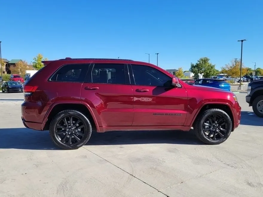2021 Jeep Grand Cherokee Laredo X photo 1