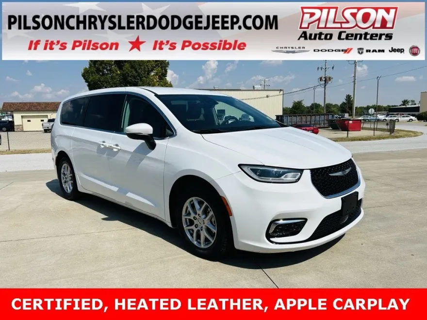 2023 Chrysler Pacifica Touring L photo 1