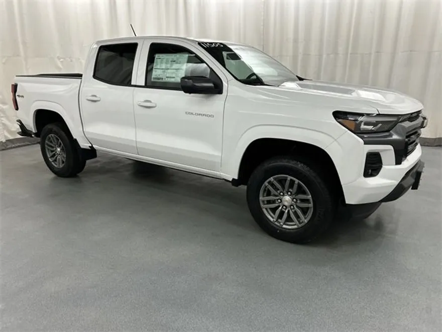 2026 Chevrolet Colorado LT photo 1