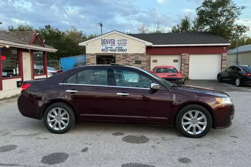 2012 Lincoln MKZ photo 1