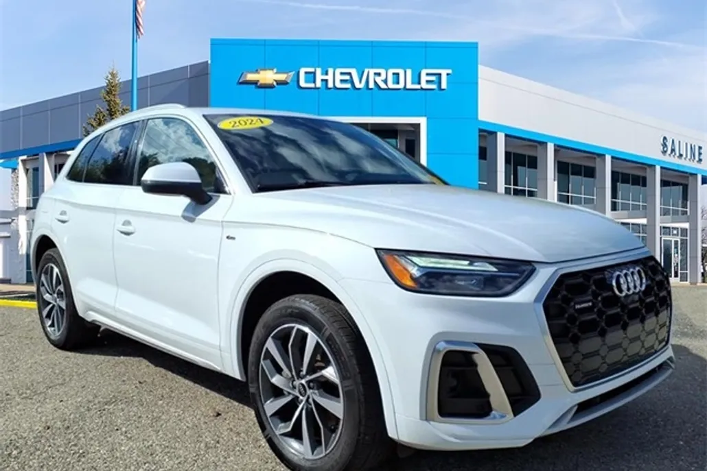 2024 Audi Q5 45 S line Premium photo 1