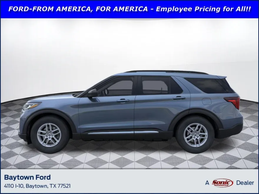 2025 Ford Explorer photo 1