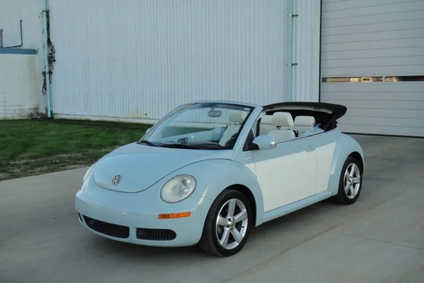 2010 Volkswagen Beetle Final Edition photo 1