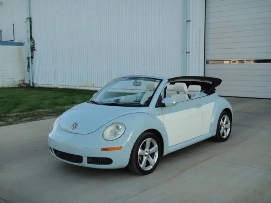 2010 Volkswagen Beetle Final Edition photo 1