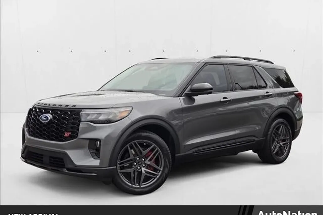 2025 Ford Explorer ST photo 1