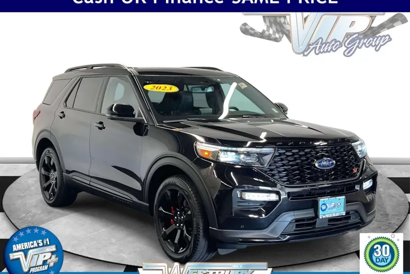 2023 Ford Explorer ST photo 1