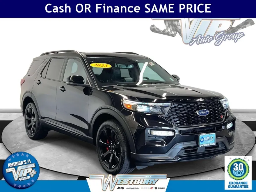2023 Ford Explorer ST photo 1
