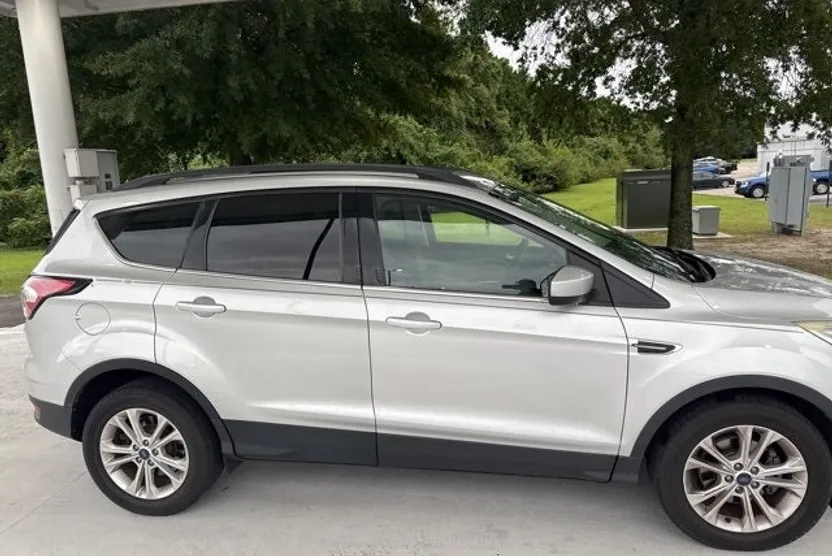 2018 Ford Escape SE photo 1