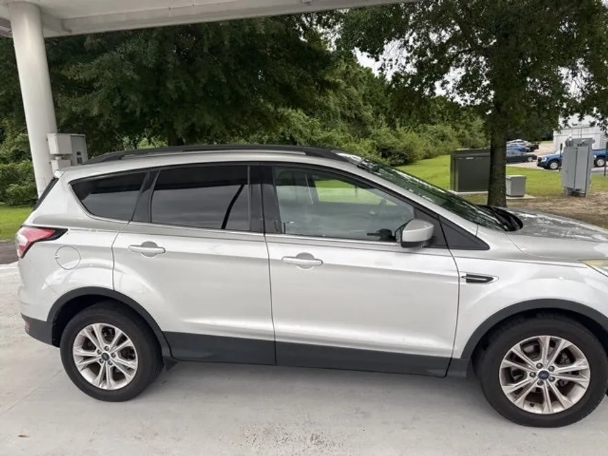 2018 Ford Escape SE photo 1