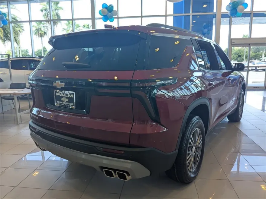 2025 Chevrolet Traverse photo 1
