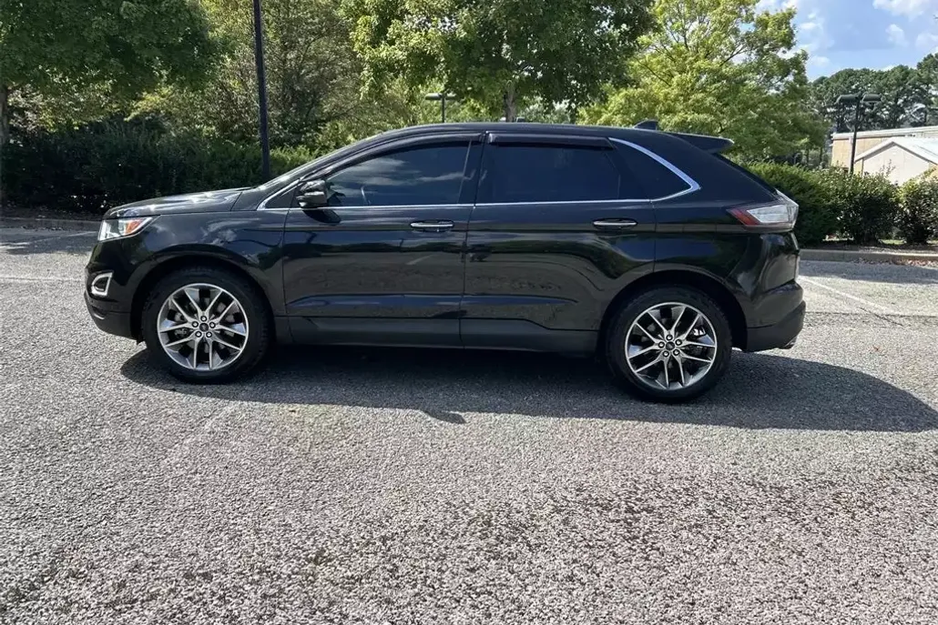 2015 Ford Edge Titanium photo 1