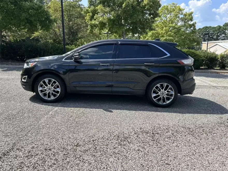 2015 Ford Edge Titanium photo 1