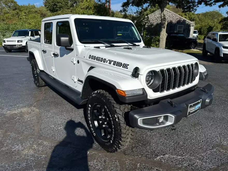 2025 Jeep Gladiator Sport photo 1